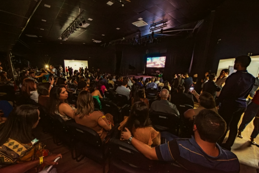 Prefeitura regulamenta uso do Teatro Atiaia em Valadares; veja o que mudou