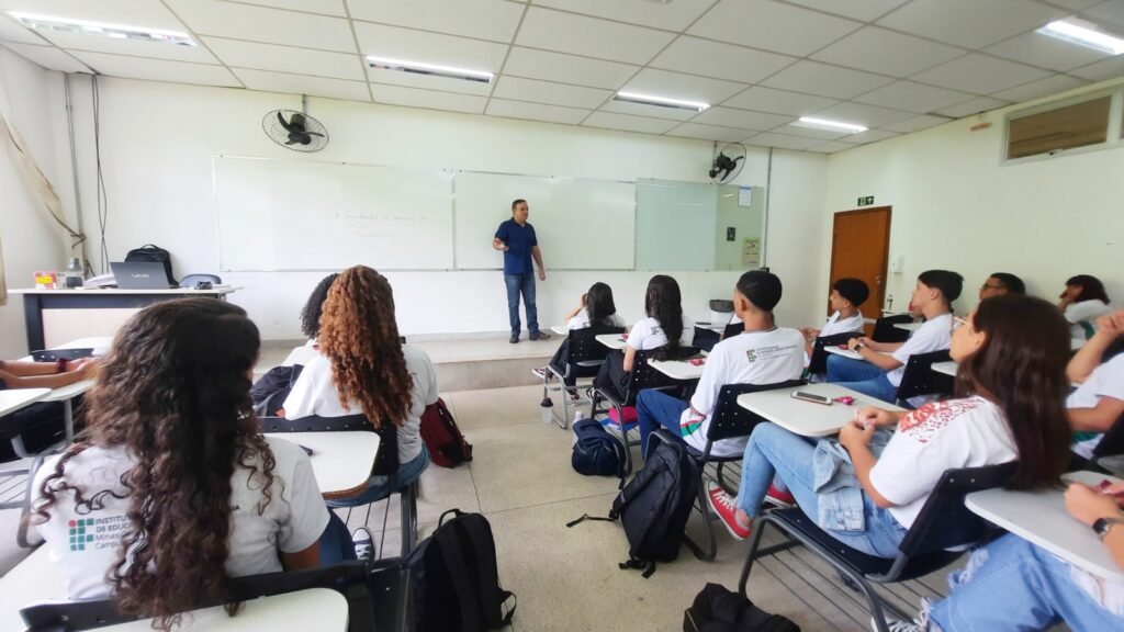 IFMG-GV abre seleção de professores substitutos nas áreas de Direito, Educação Física e Matemática